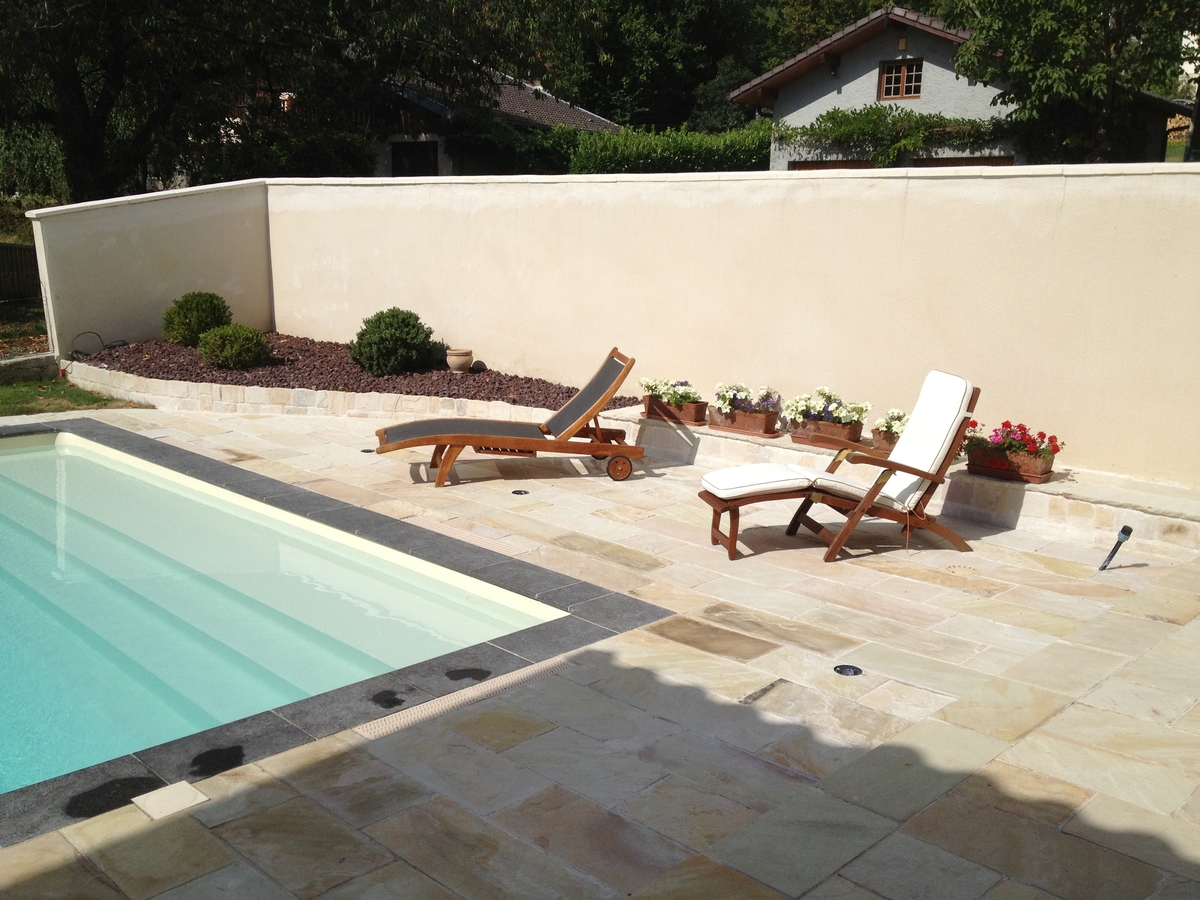 dalle calcaire pour terrasse et terrasse piscine - pavés de rue