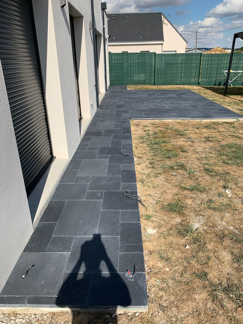 Dalle opus calcaire anthracite (n°195)